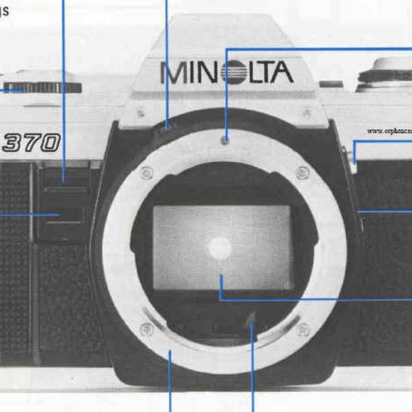 Minolta X-370 (35mm) SLR Film Camera w/ Case & 5-Lens Filters - Picture 8 of 8
